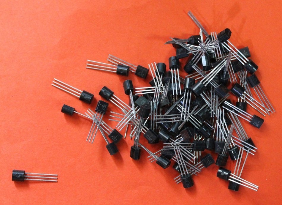 Transistor Silicon KT3107G analogue BC308, BC308A, BC558A USSR 100 pcs