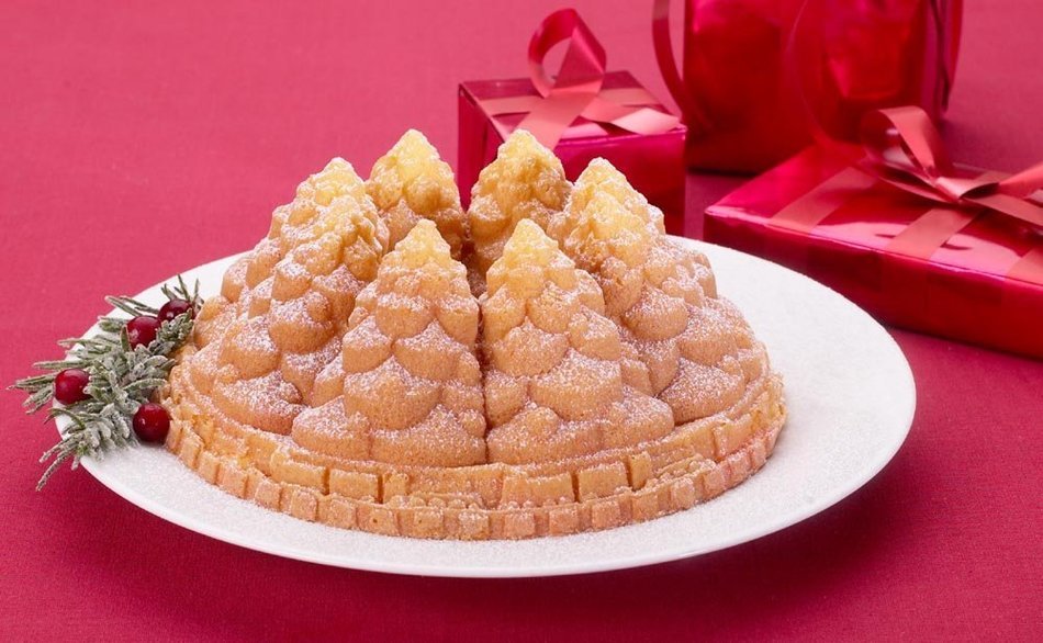 Nordic Ware Holiday Bundt Tree Pan N6