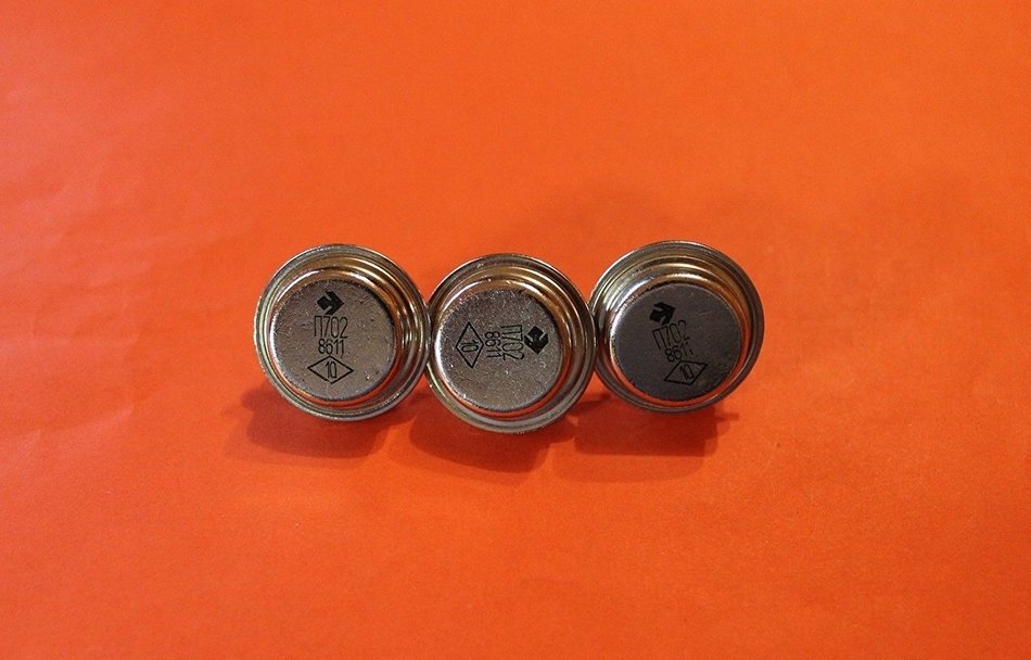 Transistors silicon P702 analogue 2N1558A, 2N4910, 2SD146, BUY46, MP1558A USSR 2 pcs