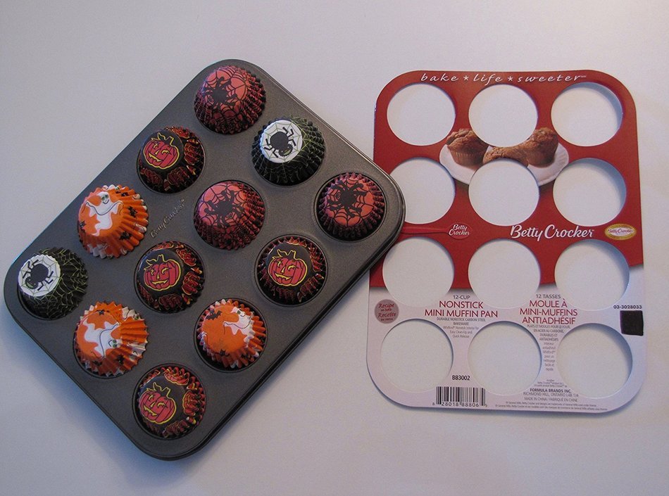 Halloween Mini Muffin Tin N4