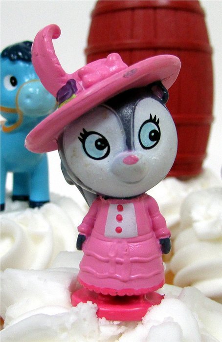 SHERIFF CALLIE'S WILD WEST 17 Piece Birthday Cupcake Topper Set Featuring Sheriff Callie and Townsfolk - Wild... N5