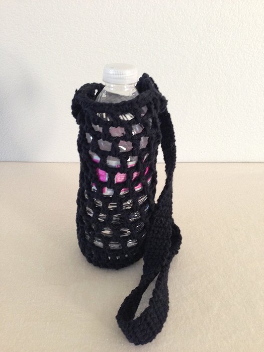 Crochet water bottle carrier, crochet bottle holder in black N3