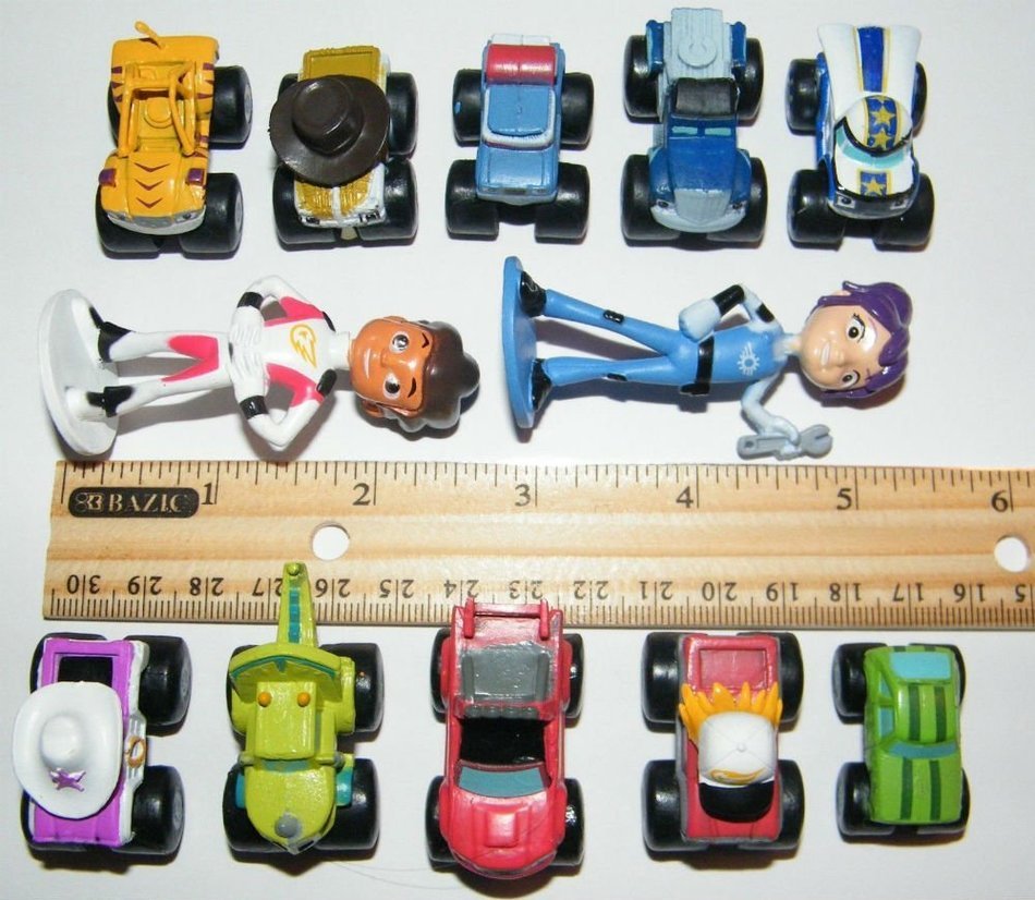Blaze and the Monster Machines Cake Toppers Set of 13 Mini Figures with 9 Trucks N4