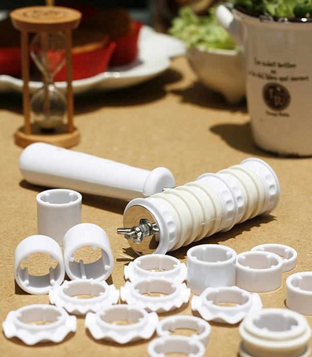 Beauty Clubs Strip Ribbon Cutter Embosser Roller Sugarcraft Cake Decorating Mold N3