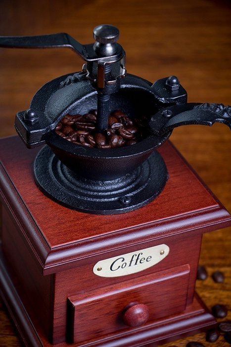Manual Cast Iron Coffee Bean Grinder with Drawer N6