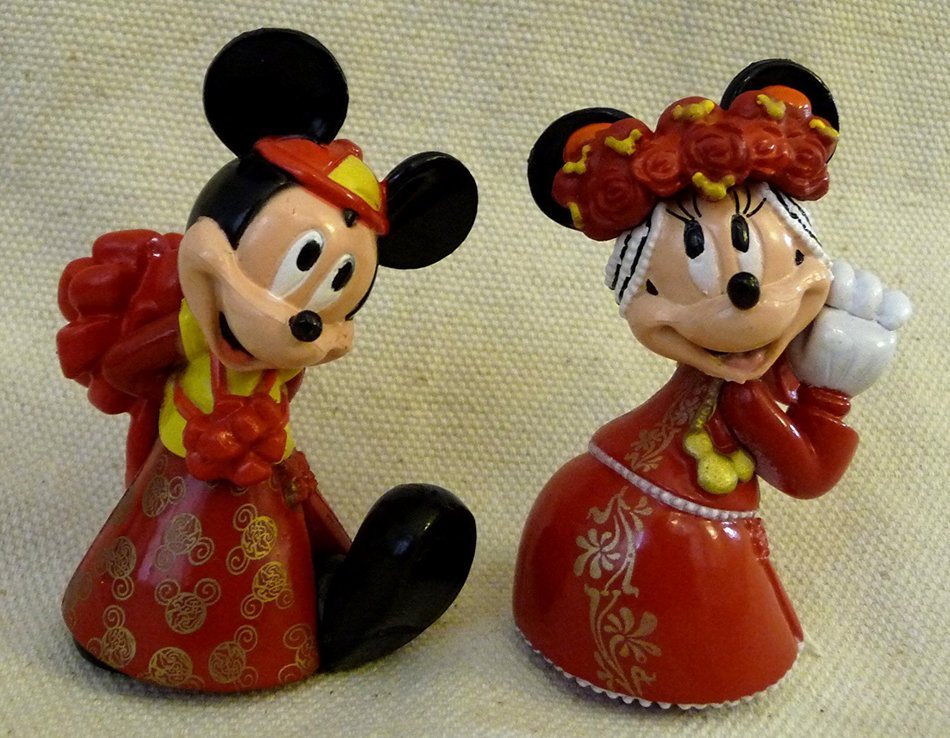 2.5" Tall Chinese traditional wedding outfit Mickey & Minnie Wedding Bride & Groom PVC figurine CUPCAKE CAKE TOPPER...