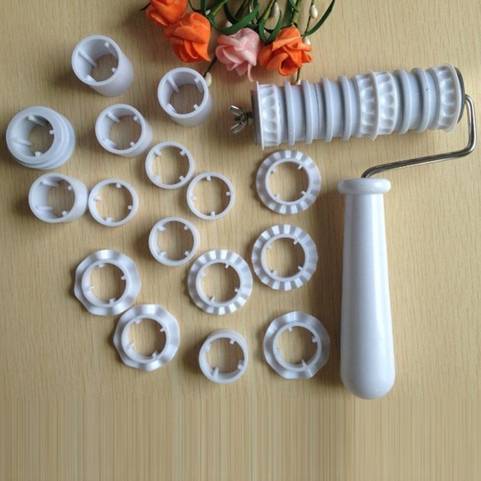 Beauty Clubs Strip Ribbon Cutter Embosser Roller Sugarcraft Cake Decorating Mold N4