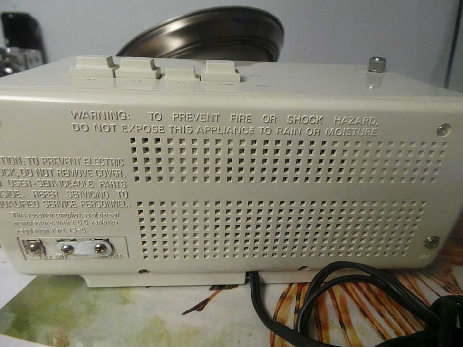Vintage Alarm Radio Precor Model 970 Radio Alarm Flip Clock Retro Mcm N6