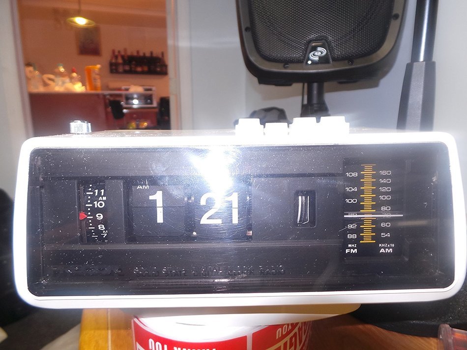 Vintage Alarm Radio Precor Model 970 Radio Alarm Flip Clock Retro Mcm N7