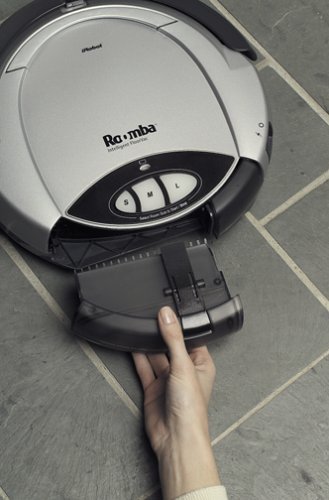 Ред пылесос робот. IROBOT Roomba 2002. Roomba Intelligent Floor VAC. Робот-пылесос Roomba 2002 год. Робот-пылесос Roomba 2005 год.