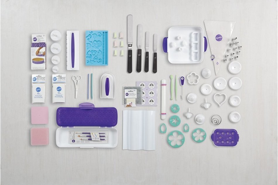 Wilton 216-Piece Ultimate Cake Decorating Set with Tote, 2109-9036 N3