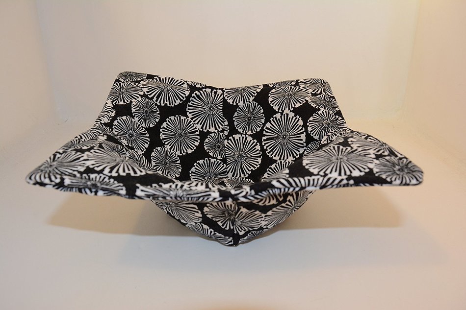 Microwave Bowl Cozies // Set of 3 // 1 Small Bowl Cozy // 1 Medium Bowl Cozy // 1 Dinner Plate Cozy // Black and... N4