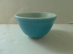 Vintage 1970's Pyrex " Snowflake Blue " 1 1/2 Pint Cinderella Mixing Batter Nesting Bowl