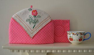 Medium Up-cycled Insulated Artisanal Tea Cozy Set With Trivet - Hand Embroidery - One of a Kind - Linen on Pink...