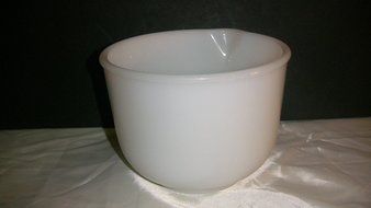 Vintage Sunbeam Glasbake Mixing Bowl White 20 CJ N2