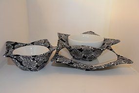 Microwave Bowl Cozies // Set of 3 // 1 Small Bowl Cozy // 1 Medium Bowl Cozy // 1 Dinner Plate Cozy // Black and... N7