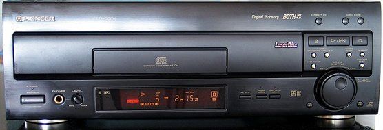 Pioneer CLD-D704 Laserdisc Player N3