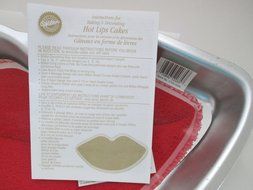 Wilton Hot Lips Cake Pan N4