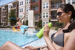Corkcicle Canteen - Water Bottle and Thermos - Keeps Beverages Cold for Over 25, Hot for Over 12 Hours - Triple... N36
