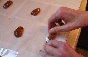 Candy and Chocolate Wrappers&ndash; Pack of 500 Real Cellophane Wraps&ndash; Clear Caramel&ndash; Holds Tightly when Twisted- Eco... N2