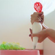PASTRY BAG - 110 PIECES - Disposable Cake / Cupcake Decorating Piping Icing Bags Set - Large 16 Inch and Easy... N5