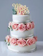 Elegant Gold Mr and Mrs Cake Topper - Luxury Wedding Cake Toppers - Finish Off Your Wedding Cake in Chic Style... N5