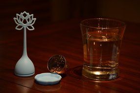 Flower Power Tea Infuser-for Loose Leaf Teas-silicone Top and Silicone Base (Blue) N4