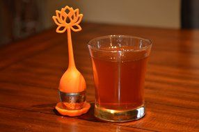 Flower Power Tea Infuser-for Loose Leaf Teas-silicone Top and Silicone Base (Blue) N6
