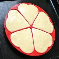 Cy3Lf Heart-shaped Silicone Waffle Mold Silicone Cake Bakeware Checkered Baking Tools, Red(Pack of 2) N4