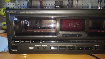 TECHNICS SL-MC410 110 + 1 CD CHANGER 1 BIT MASH DIGITAL CONVERTER N2