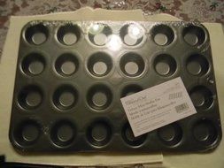 The Pampered Chef Deluxe Mini Muffin Pan