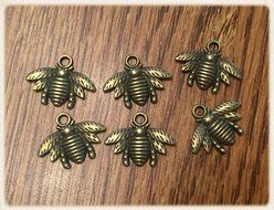 24 Bee Charms and 24 4 Inch Honey Dippers - For 1oz-4oz Size Jars N2