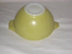 Vintage Pyrex &quot; YELLOW &quot; 1 1/2 Pint Mixing Batter Nesting Bowl