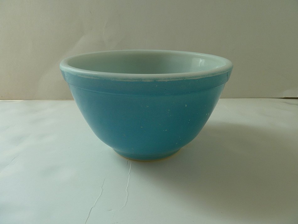 Vintage 1970's Pyrex " Snowflake Blue " 1 1/2 Pint Cinderella Mixing Batter Nesting Bowl