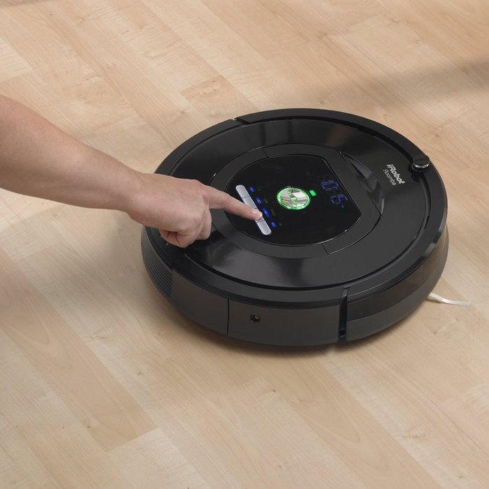 iRobot Roomba 770 Automatic Robotic Vacuum Cleaner For Pets and Allergies + 3 Side Brushes (These items are used... N4