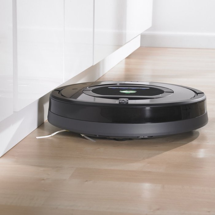 iRobot Roomba 770 Automatic Robotic Vacuum Cleaner For Pets and Allergies + 3 Side Brushes (These items are used... N5
