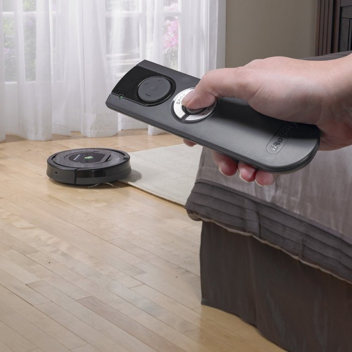 iRobot Roomba 770 Automatic Robotic Vacuum Cleaner For Pets and Allergies + 3 Side Brushes (These items are used... N7