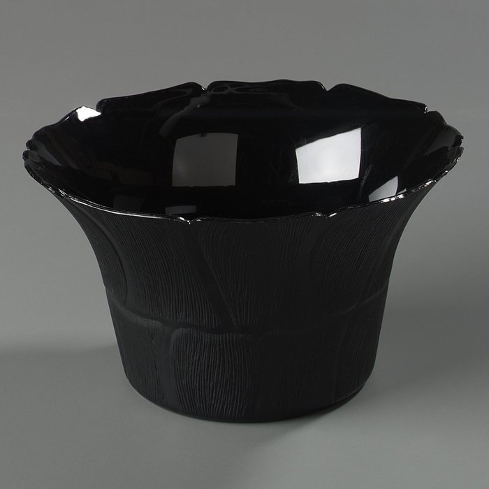 Carlisle 693103 Petal Mist Polycarbonate Bell Bowl, 3.4 qt. Capacity, 9.75 x 5.62", Black (Case of 4) N2