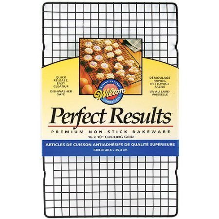 Farberware Nonstick Bakeware 9-Inch x 13-Inch Rectangular Cake Pan, Gray and Wilton Perfect Results 16"x10" Non-Stick... N3