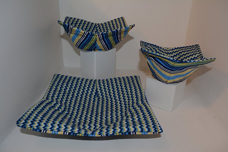 Microwave Bowl Cozies // Set of 3 // 1 Small Bowl Cozy // 1 Medium Bowl Cozy // 1 Dinner Plate Cozy // Daffodil... N4