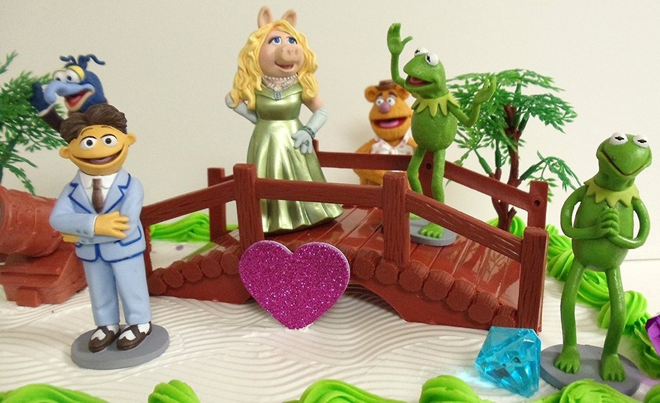 The Muppets 14 Piece Birthday Cake Topper Set Featuring Kermit the Frog, Miss Piggy, Fozzie, Gonzo, Walter, Animal... N8