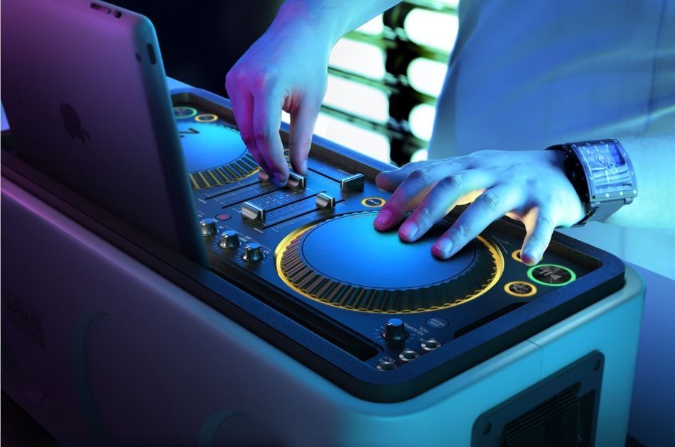 Philips DS8900/ M1X-DJ Sound System Docking Station and Bluetooth Designed With Armin Van Buuren N3