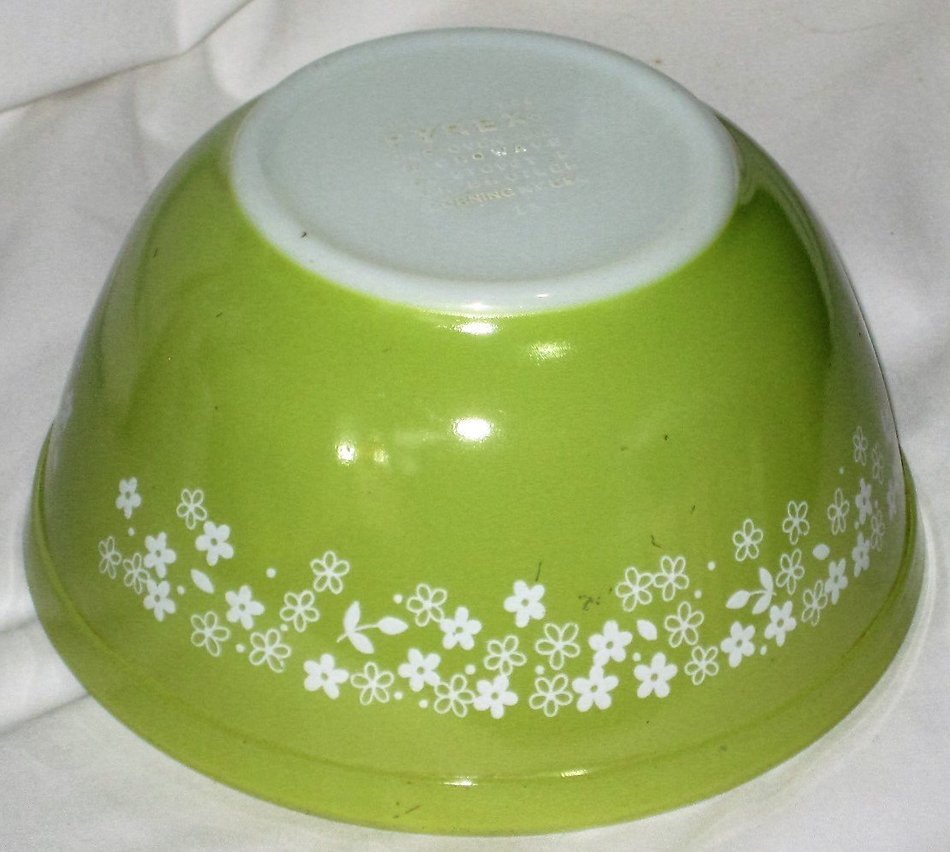 Vintage Corning Pyrex Light Green Spring Blossom 1 1/2 Quart Mixing Nesting Batter Bowl USA