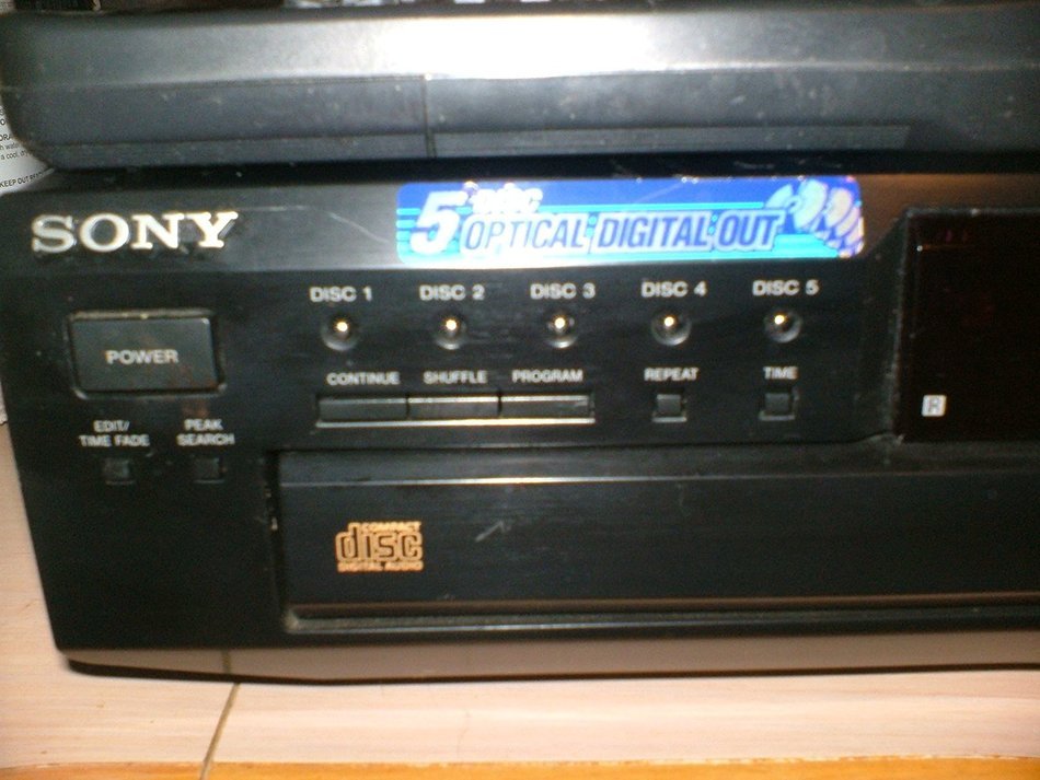 Sony CDP-CE345 5-CD Changer (Discontinued by Manufacturer) N2