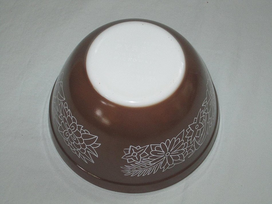 Vintage 1978 Pyrex 750 ml Mixing Batter Bowl - Woodland / Woodsy Flowers Pattern - #401 N2