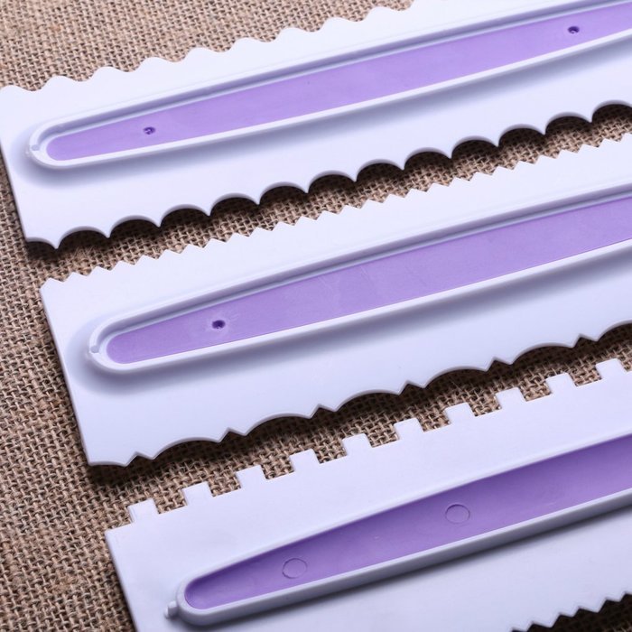 MuLuo Plastic Sawtooth Shape Cake Cream Smoother Scraper Spatula Tools N3