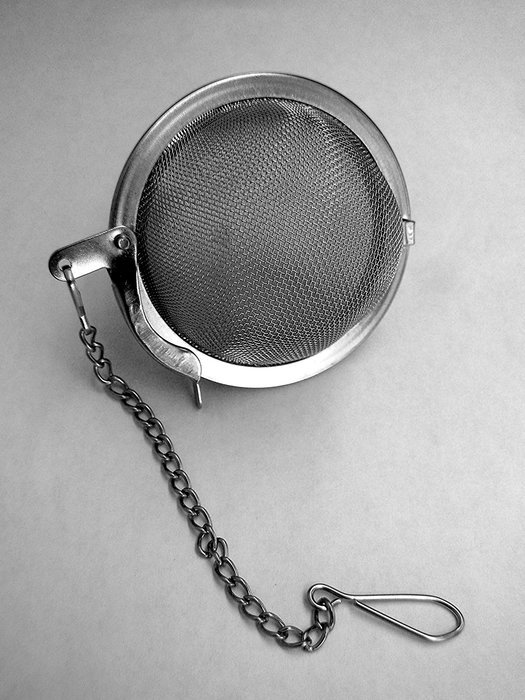 Teaball with green glass tealeaves N3