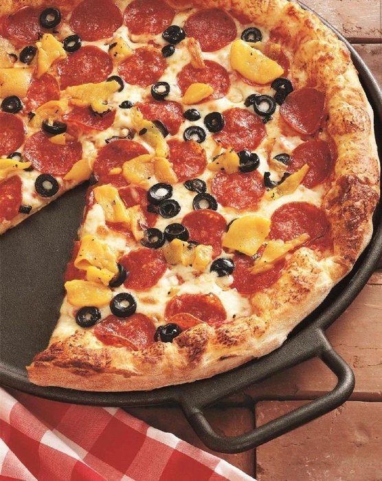 P14P3 Cast Iron Pizza Pan Black 14-inch N4