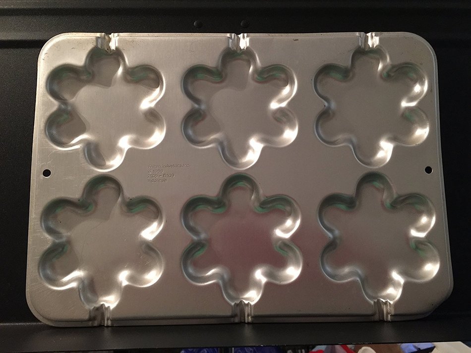 Wilton Flower Blossom Cookie Treats Pan