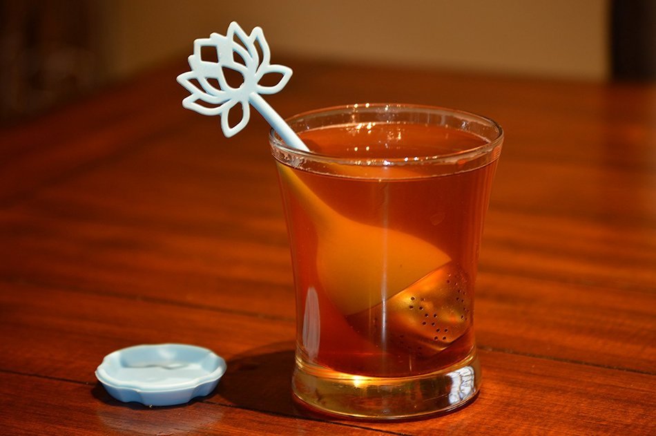 Flower Power Tea Infuser-for Loose Leaf Teas-silicone Top and Silicone Base (Blue) N7